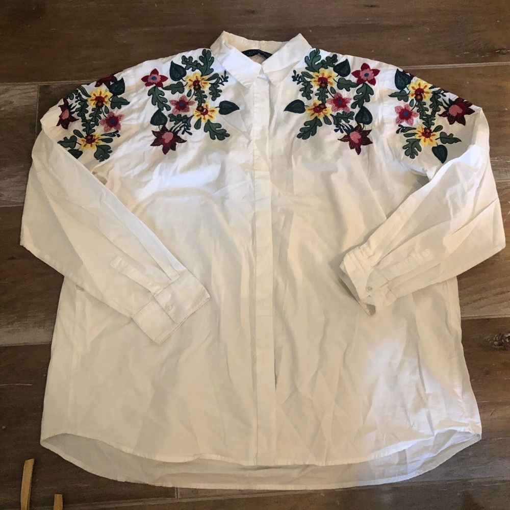 Zara floral embroidered white button down shirt